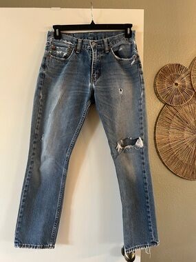 Distressed Straight-Leg 511 Levi’s Jean. 32x30